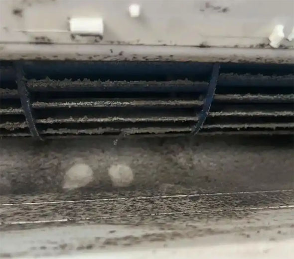 汉寿空调吹的风有股烧焦味是怎么回事